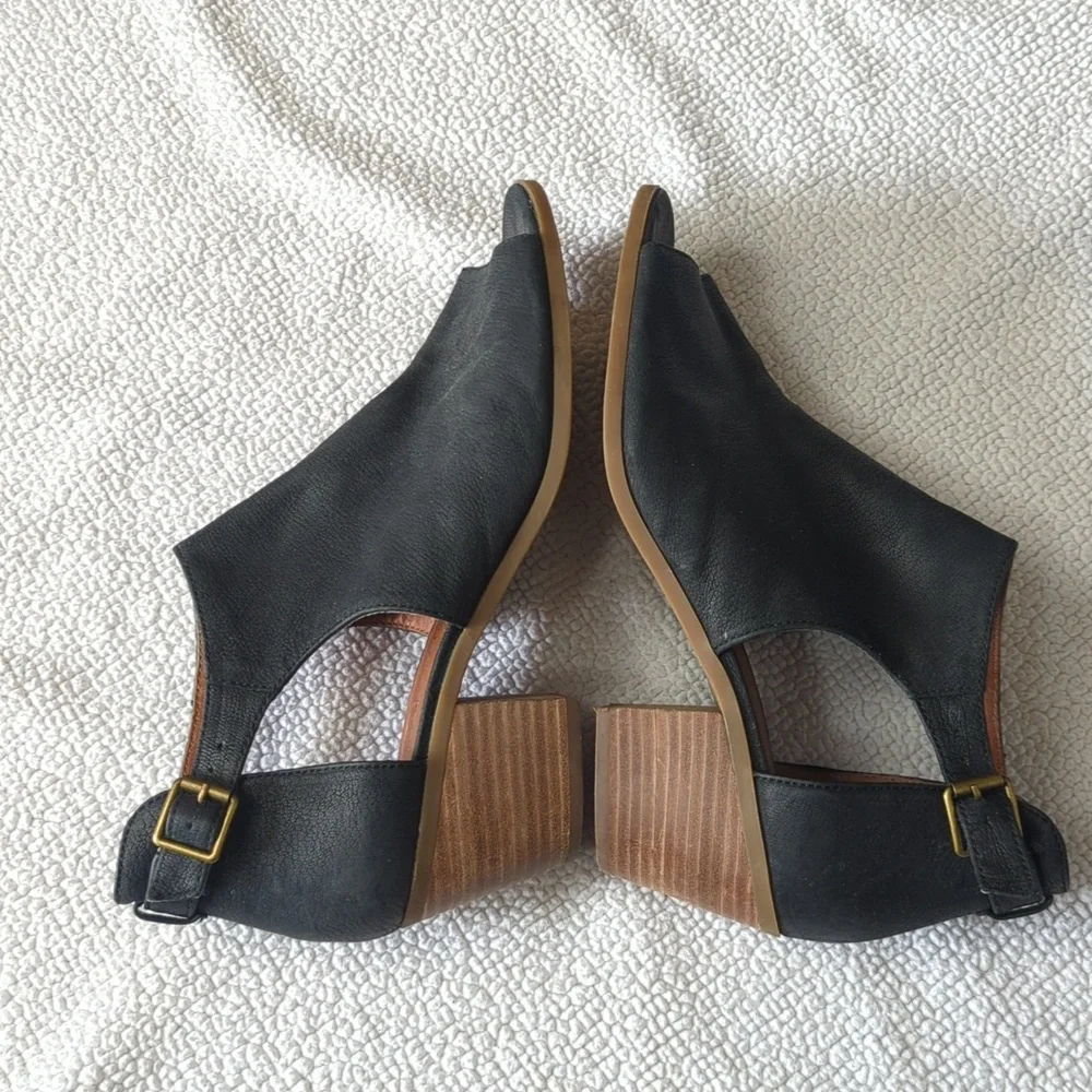 Lucky Brand Black Leather Cut Out Peep Toe Bootie Heels Size 10M‎